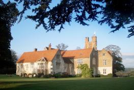 Archive Bisham Abbey image (credit: Des Blenkinsopp, Wikimedia Commons)