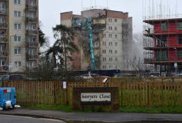 Demolition work gathers pace on ageing Dedworth tower blocks Demolition work gathers pace on ageing Dedworth tower blocks