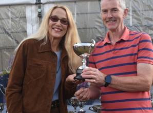 Actress to switch on lights