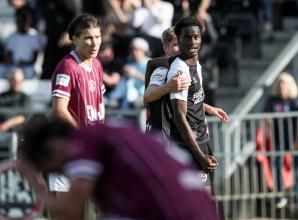 Van Stappershoef and resilient Magpies stand tall before Popoola delivers knock out blow
