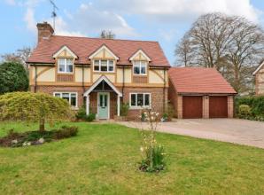 Peaceful home that&rsquo;s cosy in winter and sunny in summer