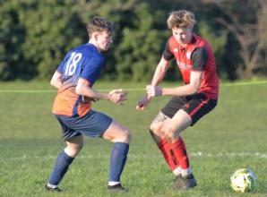 May pulls off spectacular late save as United hold table-toppers to draw