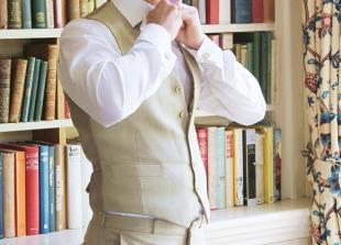 Styling for a fabulous, frugal vintage wedding