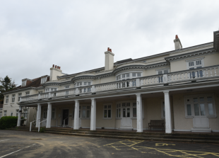 Parish councillors concerned by size of Holyport Lodge replacement