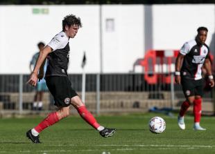 Robinson&rsquo;s stoppage-time 'worldie' completes Maidenhead fightback at Horsham
