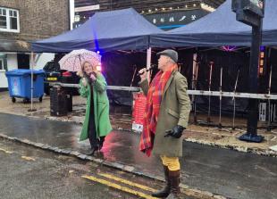 Voice artist behind viral Jet2 holiday advert opens Cookham Christma Street Fayre