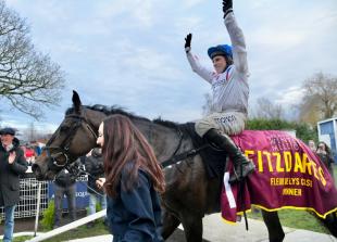 Skelton stars as Protektorat defends Fleur de Lys crown at Windsor