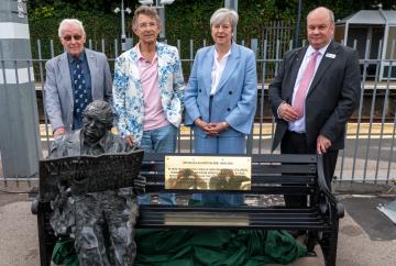 Sir Nicholas Winton plaque