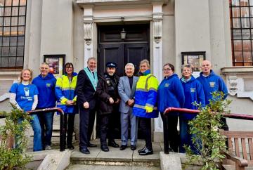 Masonic lodges in Windsor and Eton donate &pound;1,000 to Windsor Street Angels