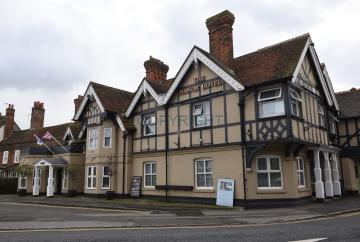 Datchet parish councillors push for 'restricted usage' of Manor Hotel