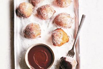 RECIPE: Gordon Ramsay's 10 minute doughnuts 