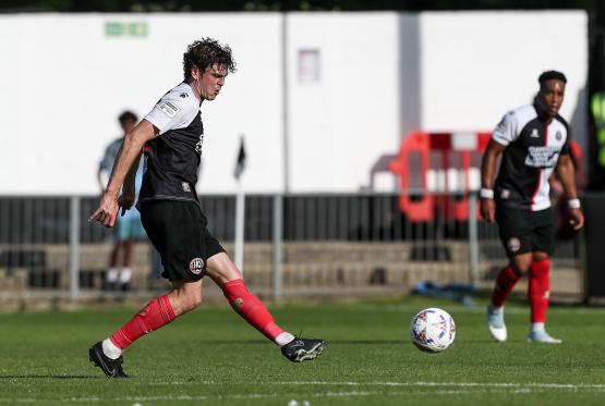 Robinson&rsquo;s stoppage-time 'worldie' completes Maidenhead fightback at Horsham
