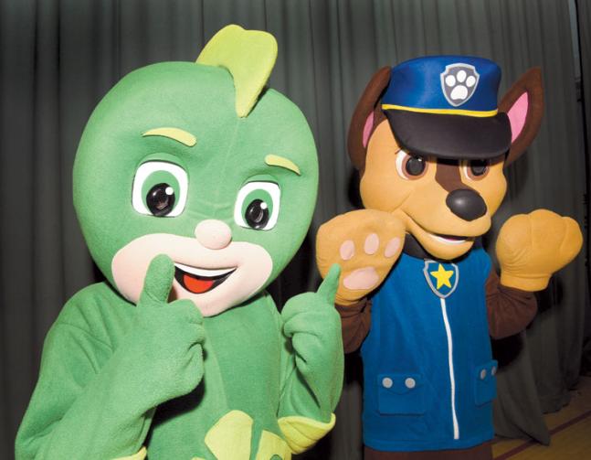 'Underwater' glow in the dark puppet show takes place in Maidenhead