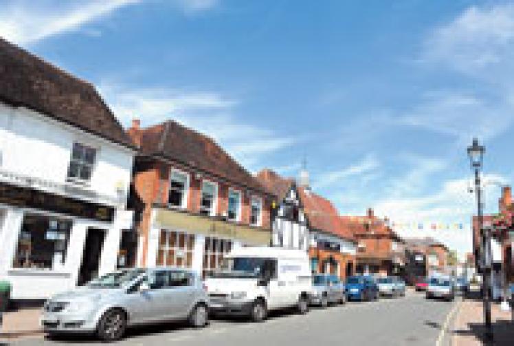 Calls for Burnham shops to extend opening hours
