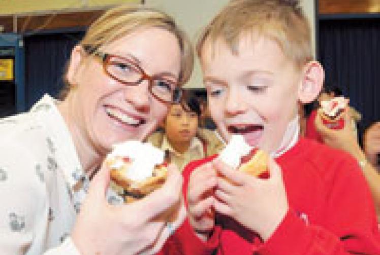 Children serve up cream teas for Mother's Day Maidenhead Advertiser