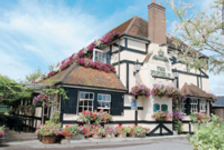 Fifield Inn landlords say farewell after 12 years of service