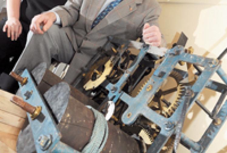 Two-hundred-year-old clock to be restored by volunteers