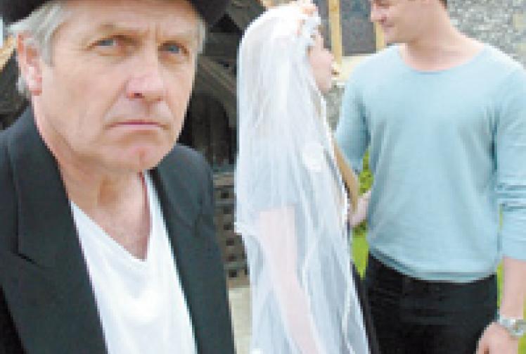 Father of the Bride comes to Sonning stage