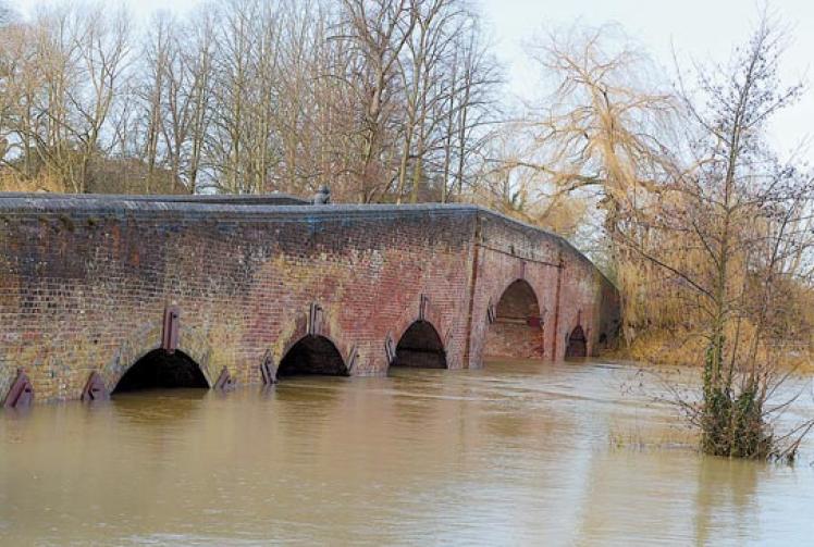 Road across Sonning Bridge set to shut again