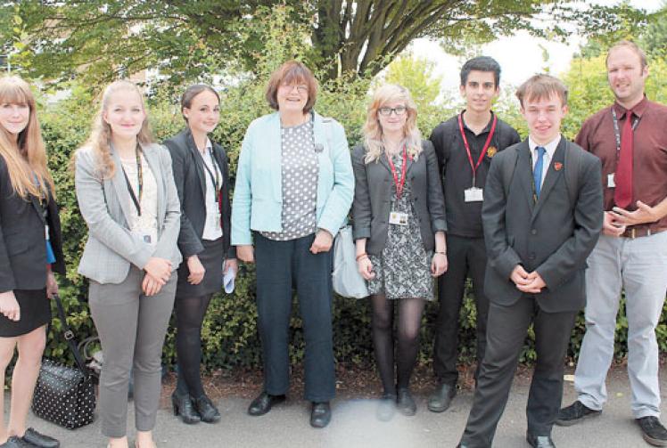 Fiona Mactaggart debates internet privacy at  Burnham Grammar School