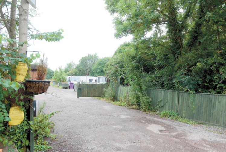 Shurlock Row travellers granted temporary planning permission