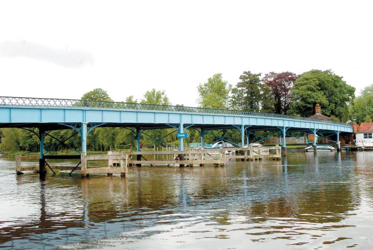 Overnight Cookham Bridge closure to last three days 