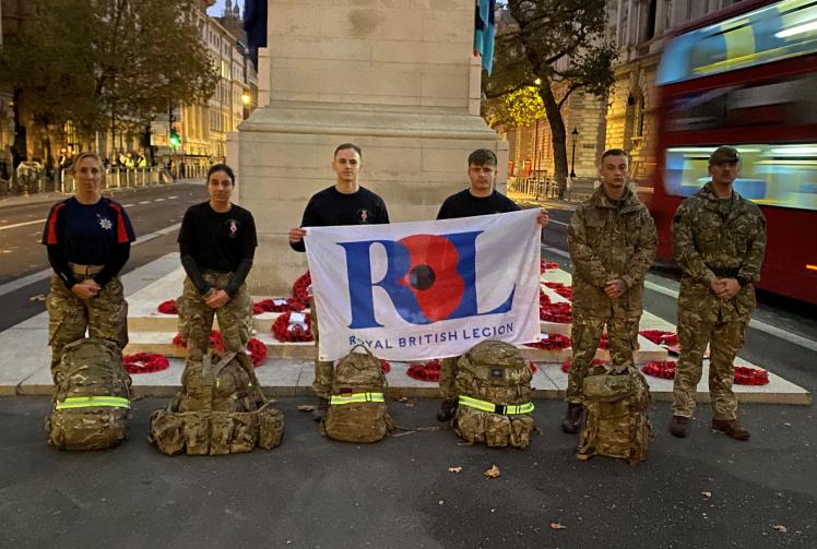 Troops complete 100km round-trip to Windsor for Armistice