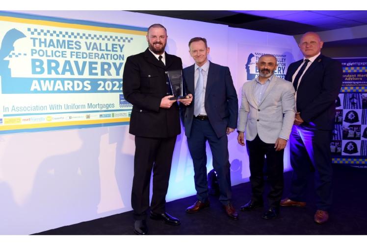 PC Ben Eastment and PC Derek Ingram – who has now retired - receiving their award from Thames Valley Police Federation Chairman Craig O’Leary and sponsor Mustafa Nurettin, from Uniform Mortgages