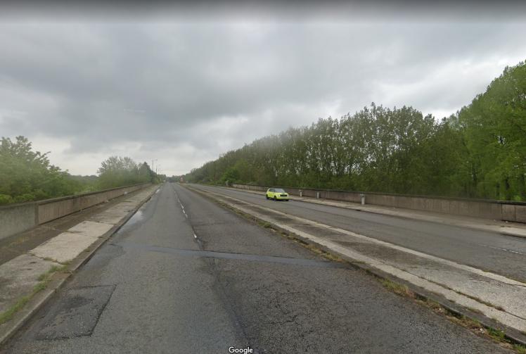 Bush fire takes hold on busy road between Windsor and Slough