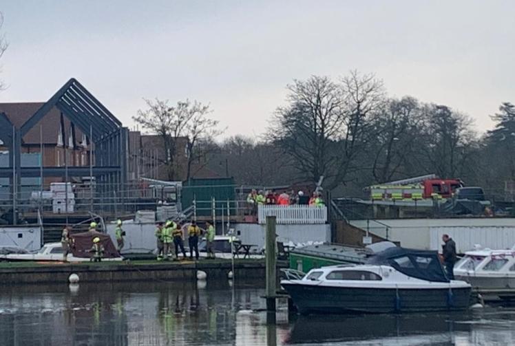 Firefighters called to stranded boat in Taplow Maidenhead Advertiser