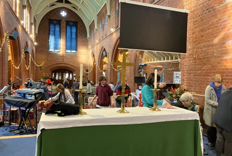 Seven hundred 'bags of kindness' given out by Maidenhead churches