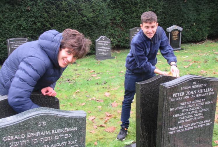 Maidenhead's new rabbi enjoys his first successful Mitzvah Day