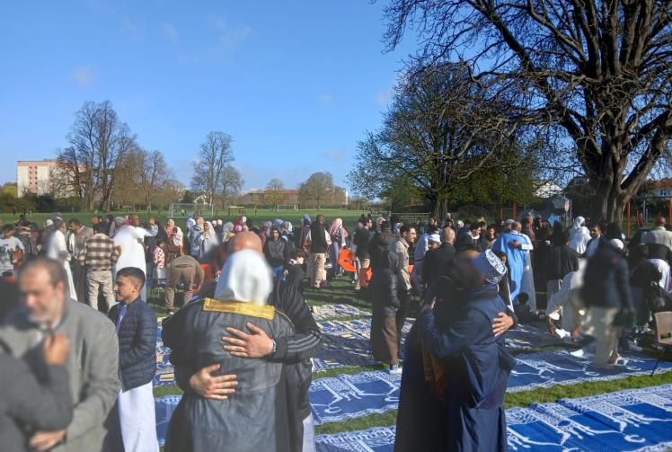 Eid al-Fitr 2025: Hundreds gather in Dedworth to mark end of Ramadan