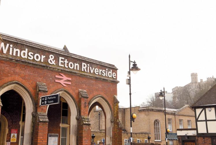 Teen's Windsor train track death raises 'crucial safety message' of electric rails, inquest hears