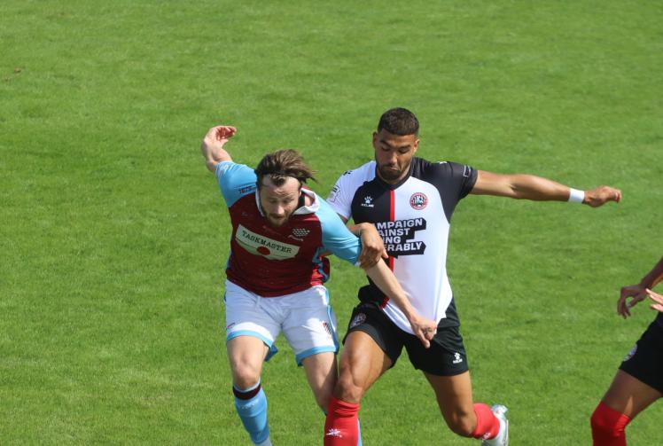 Maidenhead United suffer 2-1 defeat to Chesham United in first game 