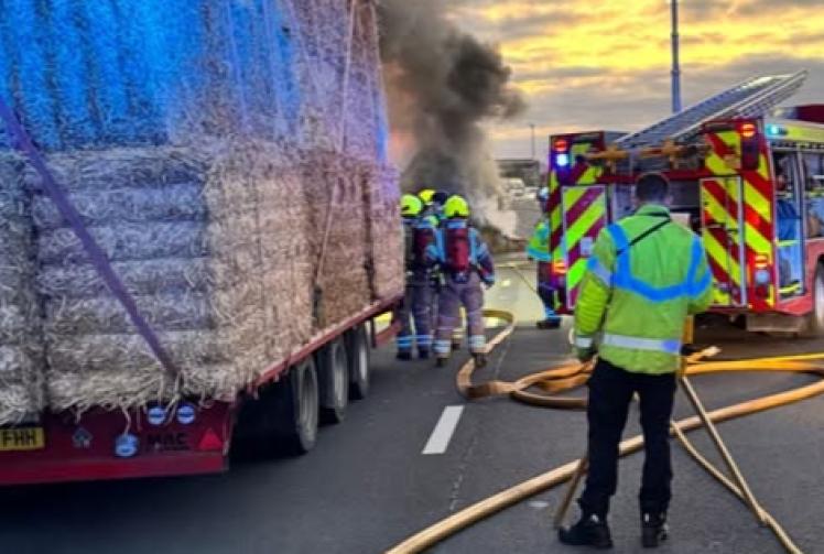 M4: closure between Maidenhead and Slough due to HGV fire