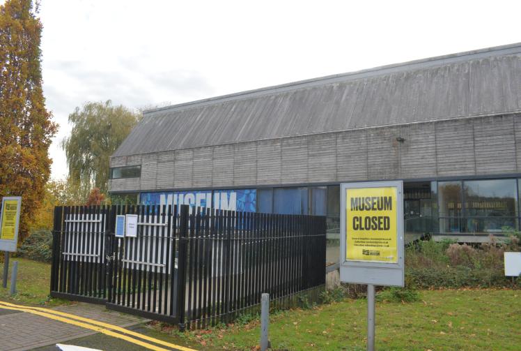 Artefacts set for new home