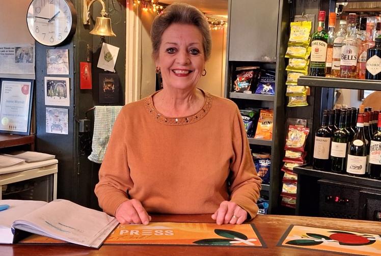 When I served food to Rod Stewart and other stories from Wargrave pub landlady