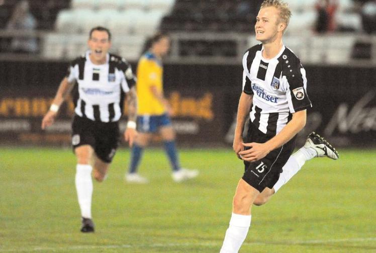Maidenhead United FC winger Barratt on trial at Bristol Rovers