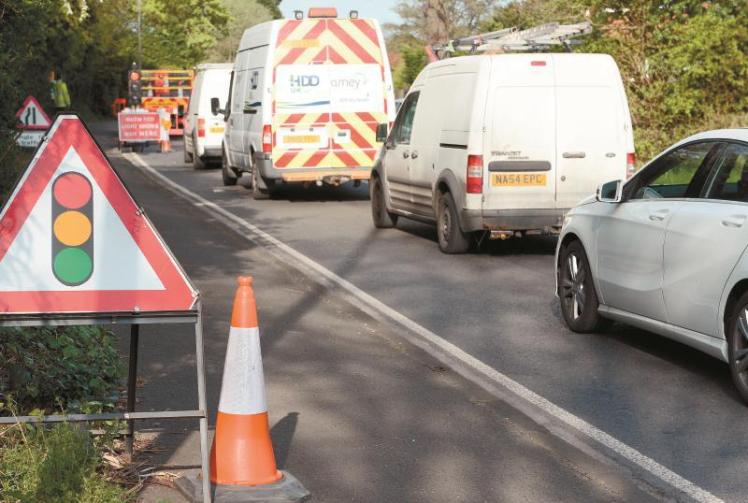 Winkfield Road lane closure causing traffic 'chaos' Photo 1 of 1