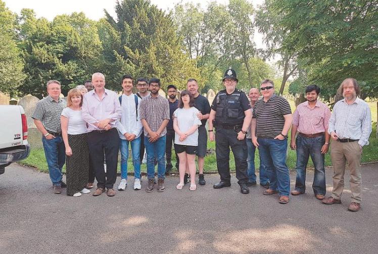 Youngsters from Slough's Ahmadiyya Muslim community feed homeless during Ramadan