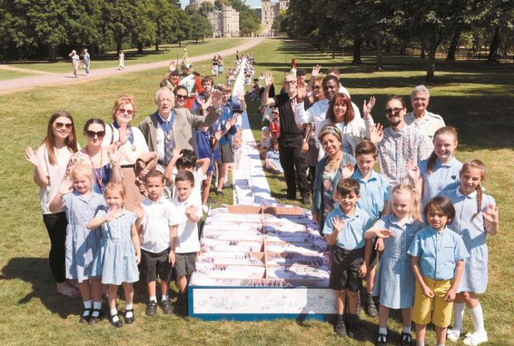 Concertina card record attempt unfurled on Long Walk