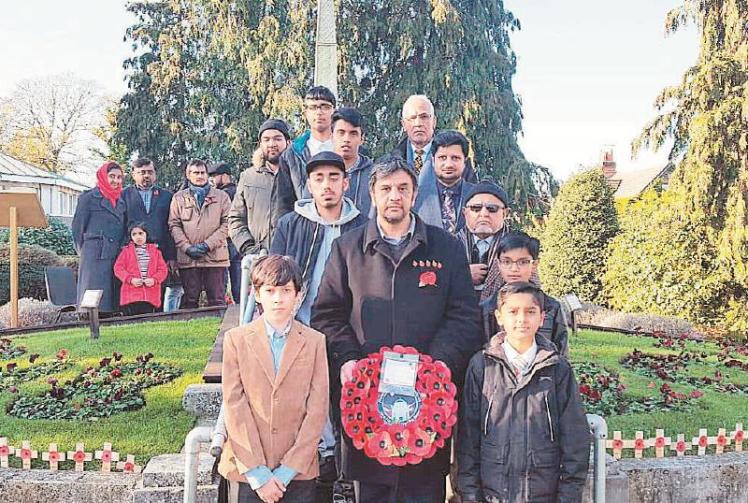 Ahmadiyya Muslim community takes part in Burnham Remembrance Sunday ceremony