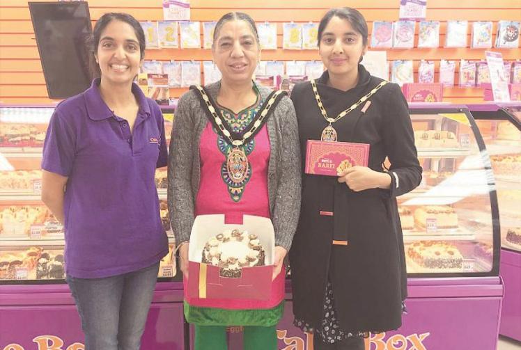 Mayoral visit celebrates Slough cake shop's five-star hygiene rating