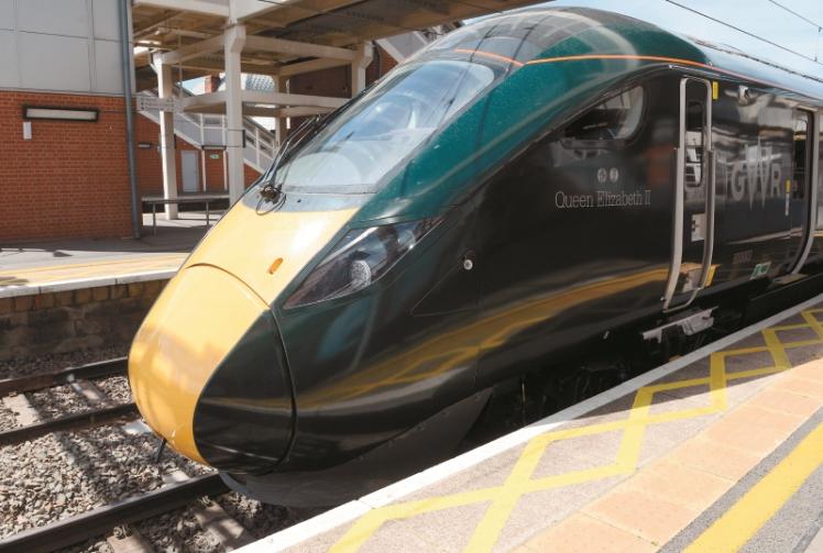 Maidenhead commuters hit out at fewer fast trains in new GWR timetable