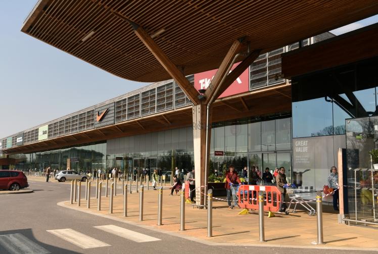 Tesco issues warnings after scammers spotted outside Taplow superstore