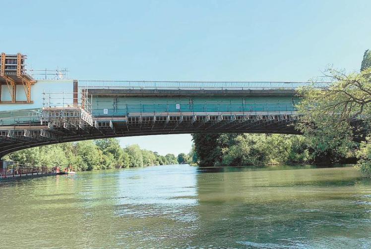 Thames Bray Bridge rebuilt to make room for new M4 smart lanes