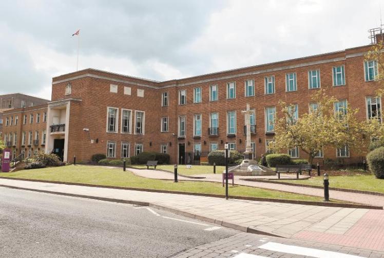 Windsor and Maidenhead council to 'trial' Zoom at inperson meeting