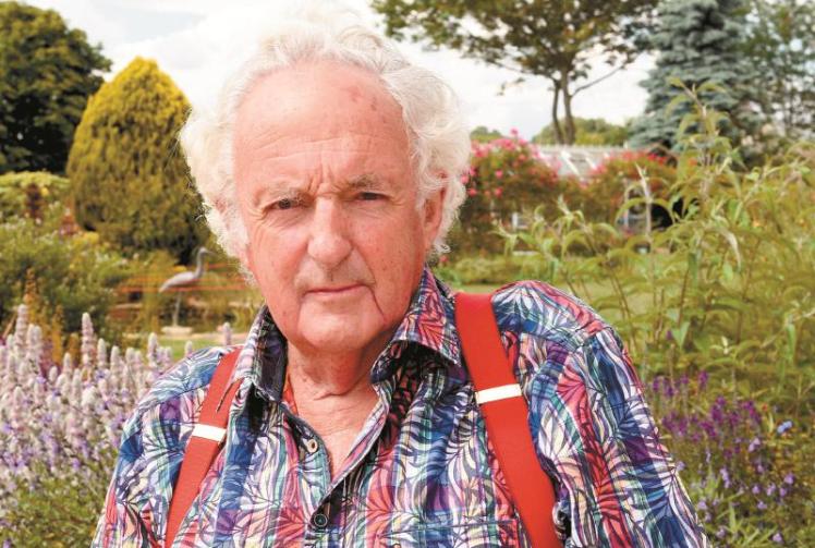 Tributes paid following death of devoted Cookham Dean farmer Tom Copas