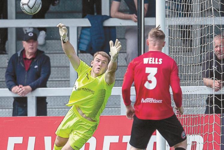 Maidenhead United re-sign goalkeeper Holden on season long loan deal
